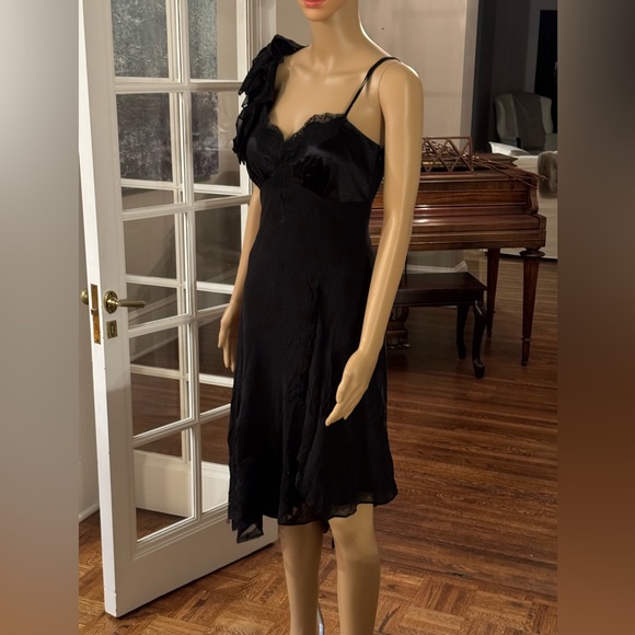 Beautiful Karen Millen dress, size 8 in 100% silk. Gorgeous appliqué. - Picture 13 of 15